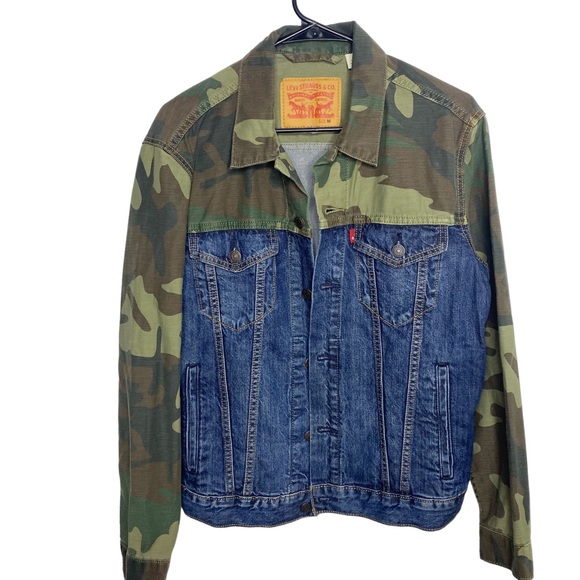 Levi's Other - Levi's Men's Camo Color-block Denim Jacket medium